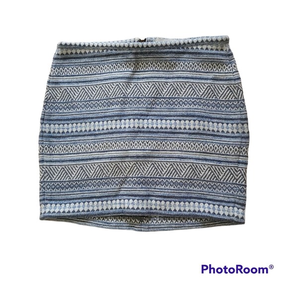H&M L.O.G.G. Blue White Aztec Print Mini Skirt Size 6 - Picture 1 of 4